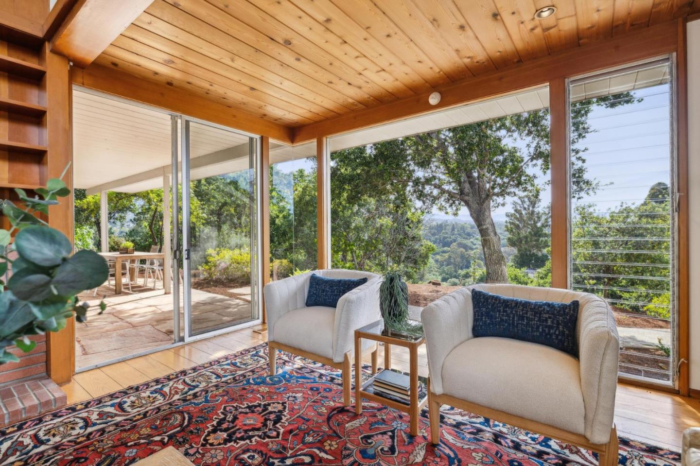 Detail Gallery Image 6 of 37 For 12675 La Cresta Dr, Los Altos Hills,  CA 94022 - 4 Beds | 3 Baths
