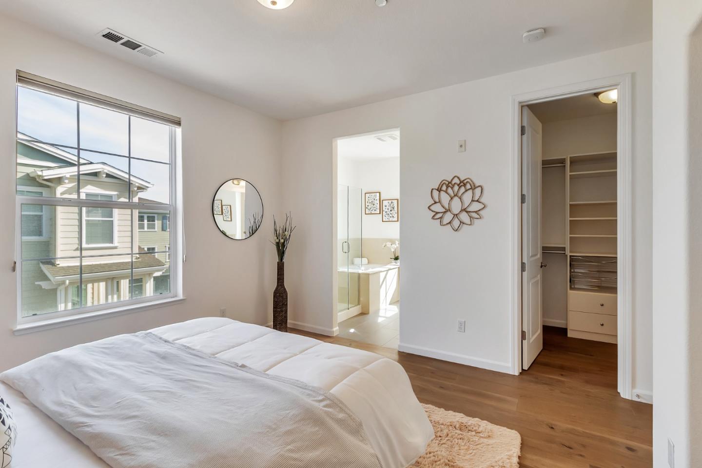 Detail Gallery Image 12 of 27 For 636 Bair Island Rd #301,  Redwood City,  CA 94063 - 2 Beds | 2/1 Baths