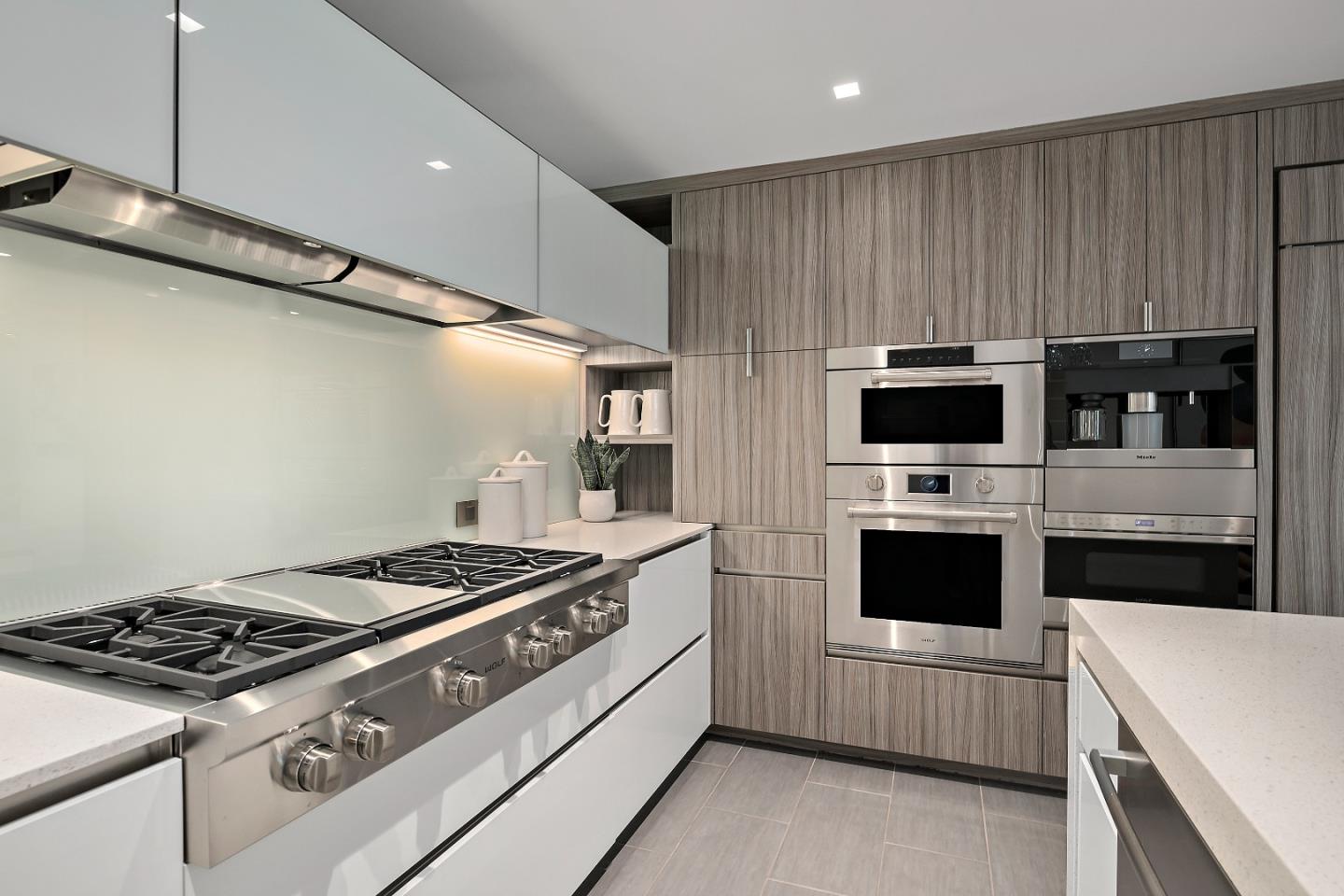 Detail Gallery Image 12 of 40 For 1101 Hamilton Ave, Palo Alto,  CA 94301 - 3 Beds | 3/1 Baths