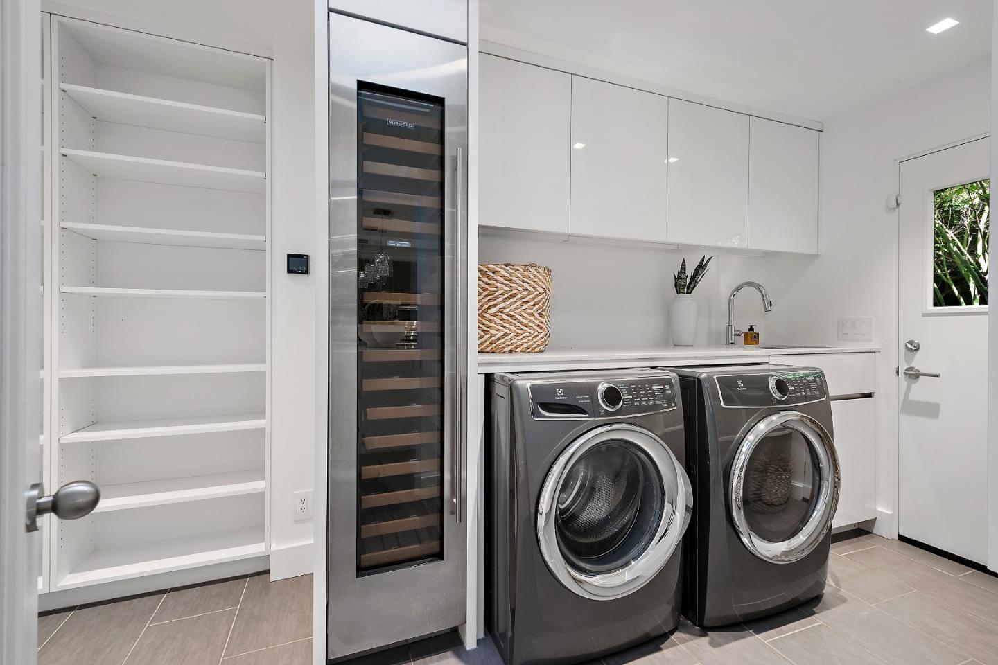 Detail Gallery Image 15 of 40 For 1101 Hamilton Ave, Palo Alto,  CA 94301 - 3 Beds | 3/1 Baths