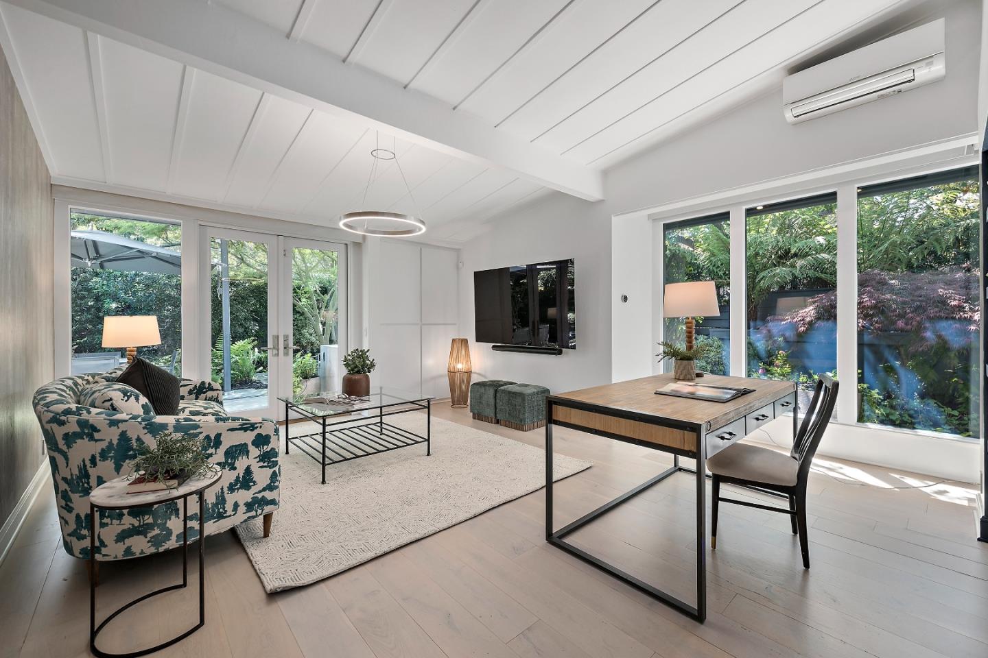 Detail Gallery Image 16 of 40 For 1101 Hamilton Ave, Palo Alto,  CA 94301 - 3 Beds | 3/1 Baths