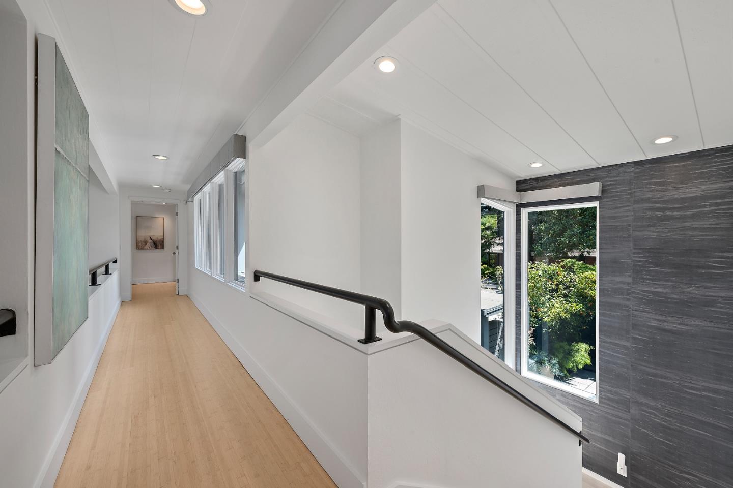 Detail Gallery Image 22 of 40 For 1101 Hamilton Ave, Palo Alto,  CA 94301 - 3 Beds | 3/1 Baths
