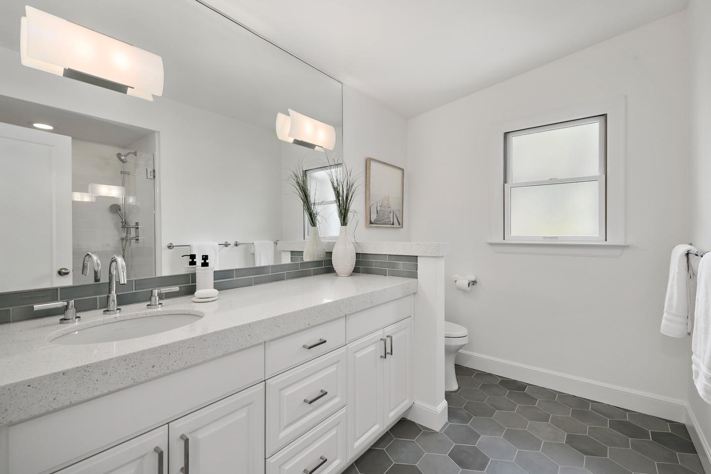 Detail Gallery Image 25 of 40 For 1101 Hamilton Ave, Palo Alto,  CA 94301 - 3 Beds | 3/1 Baths
