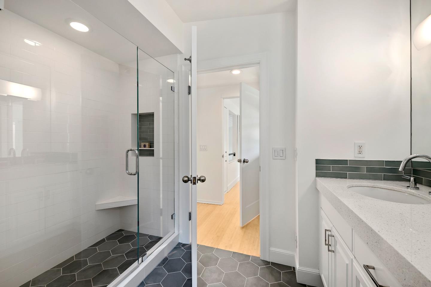 Detail Gallery Image 26 of 40 For 1101 Hamilton Ave, Palo Alto,  CA 94301 - 3 Beds | 3/1 Baths