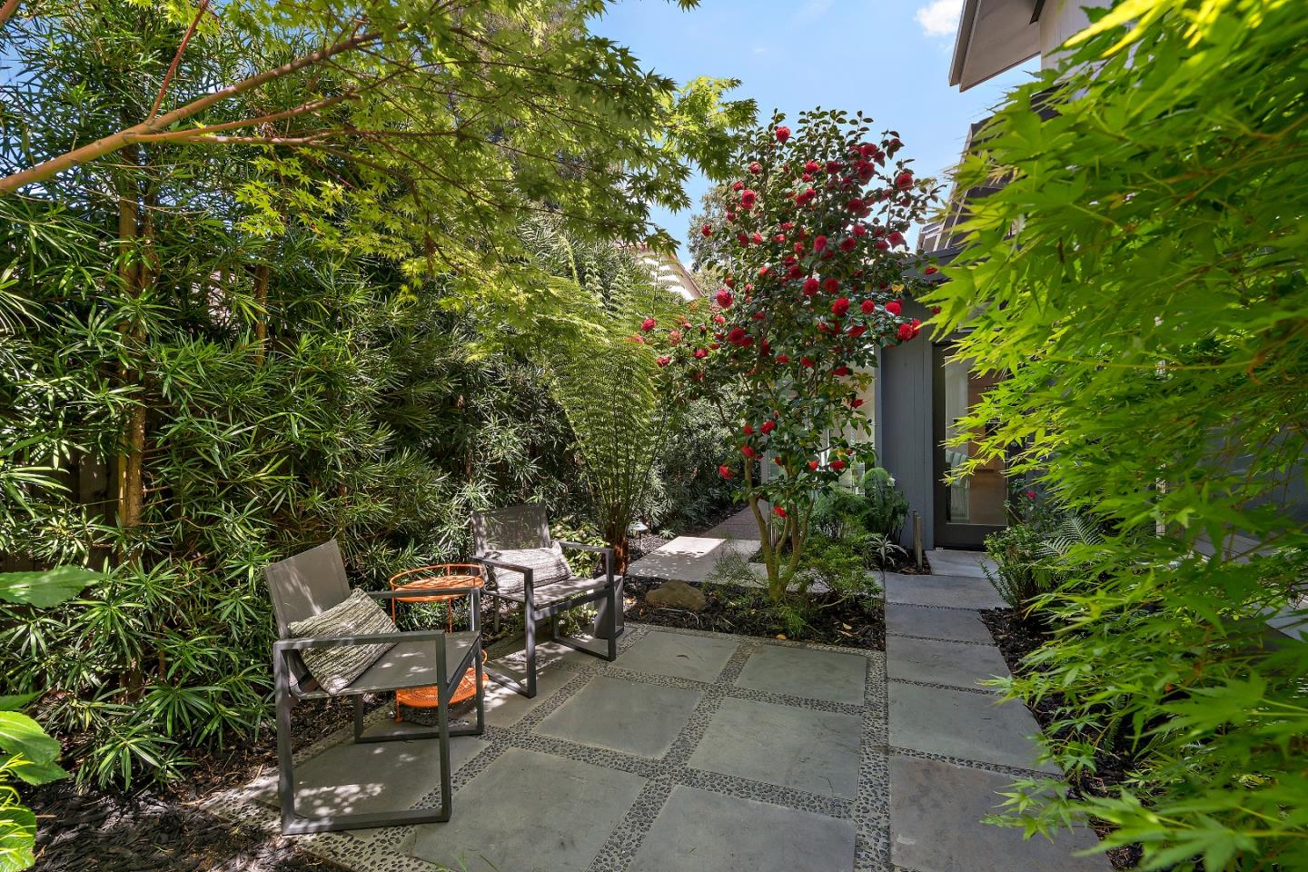 Detail Gallery Image 34 of 40 For 1101 Hamilton Ave, Palo Alto,  CA 94301 - 3 Beds | 3/1 Baths