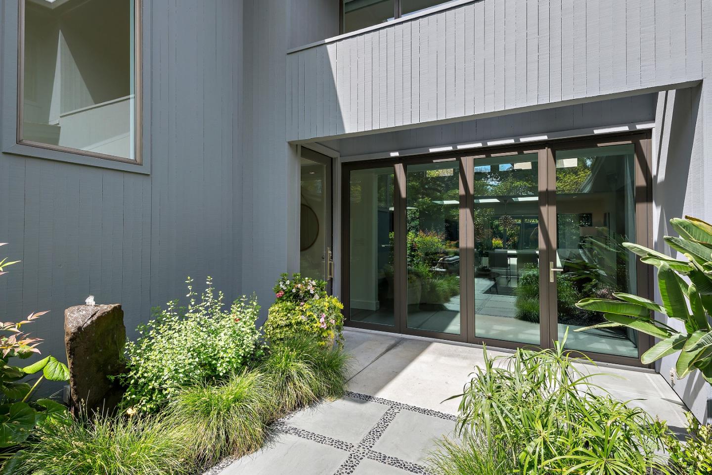 Detail Gallery Image 5 of 40 For 1101 Hamilton Ave, Palo Alto,  CA 94301 - 3 Beds | 3/1 Baths