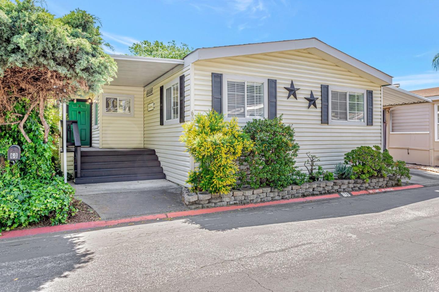 Detail Gallery Image 2 of 45 For 125 N Mary Ave #60,  Sunnyvale,  CA 94086 - 3 Beds | 2 Baths