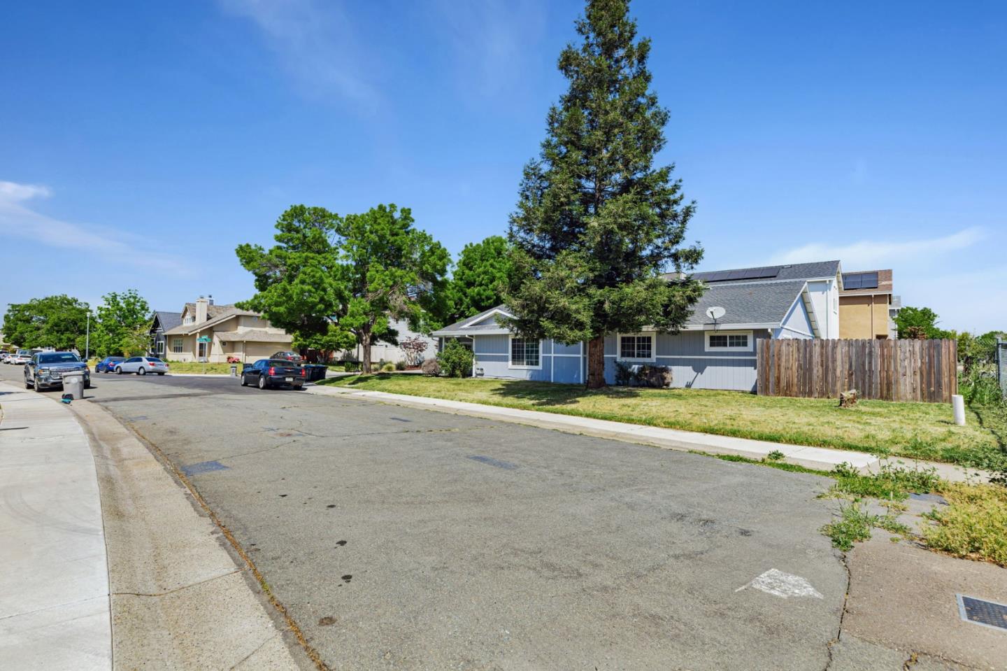 Detail Gallery Image 12 of 37 For 3203 Luscutoff Ct, Sacramento,  CA 95820 - 2 Beds | 2 Baths