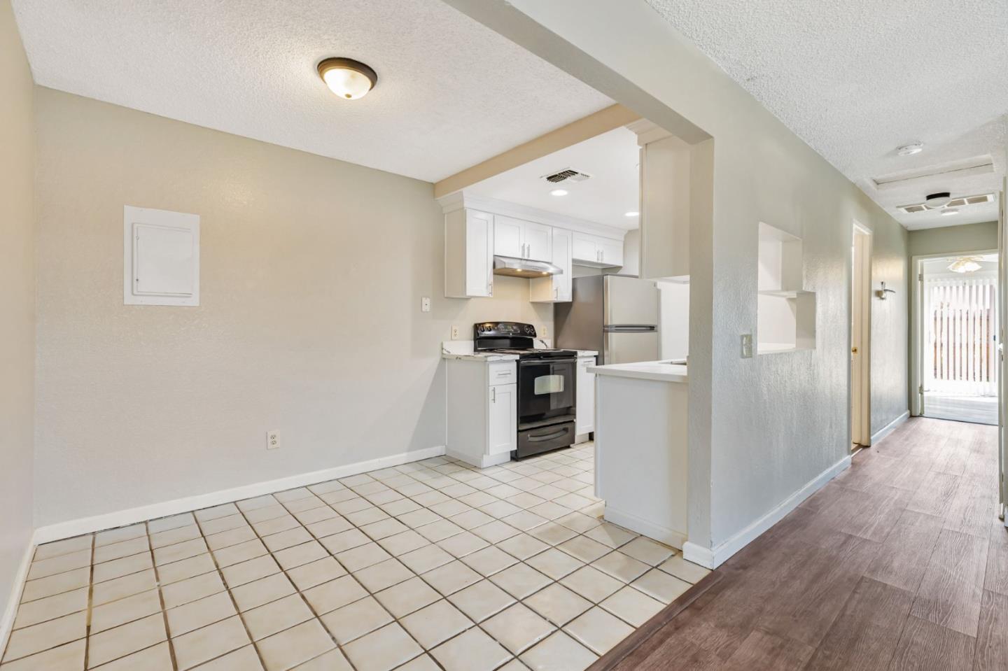 Detail Gallery Image 24 of 37 For 3203 Luscutoff Ct, Sacramento,  CA 95820 - 2 Beds | 2 Baths
