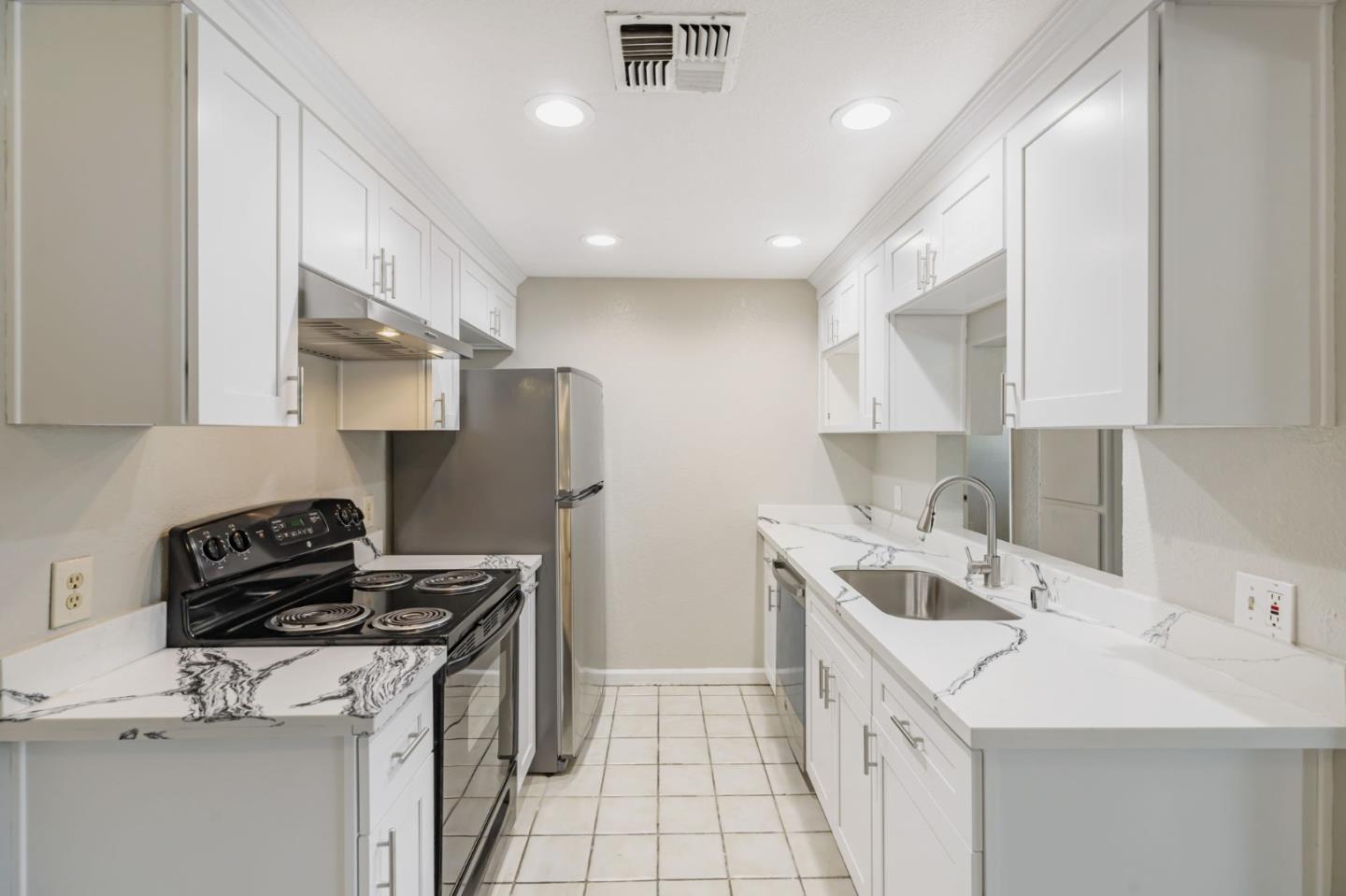 Detail Gallery Image 25 of 37 For 3203 Luscutoff Ct, Sacramento,  CA 95820 - 2 Beds | 2 Baths