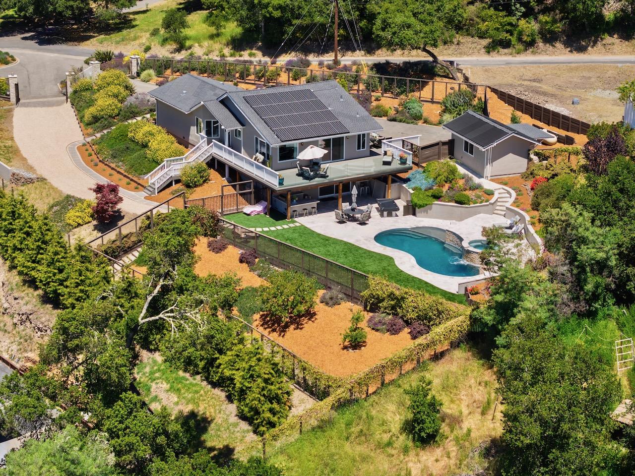 Detail Gallery Image 9 of 138 For 520 Sand Hill Rd, Scotts Valley,  CA 95066 - 3 Beds | 3 Baths