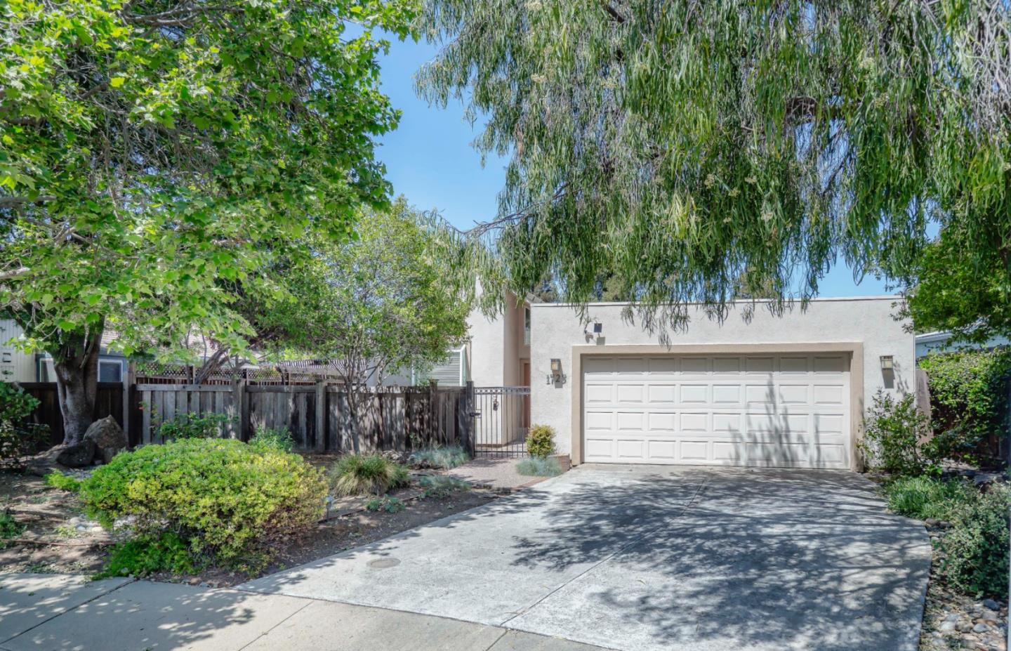 Detail Gallery Image 2 of 42 For 1725 Silver Glen Ct, San Jose,  CA 95121 - 3 Beds | 2 Baths