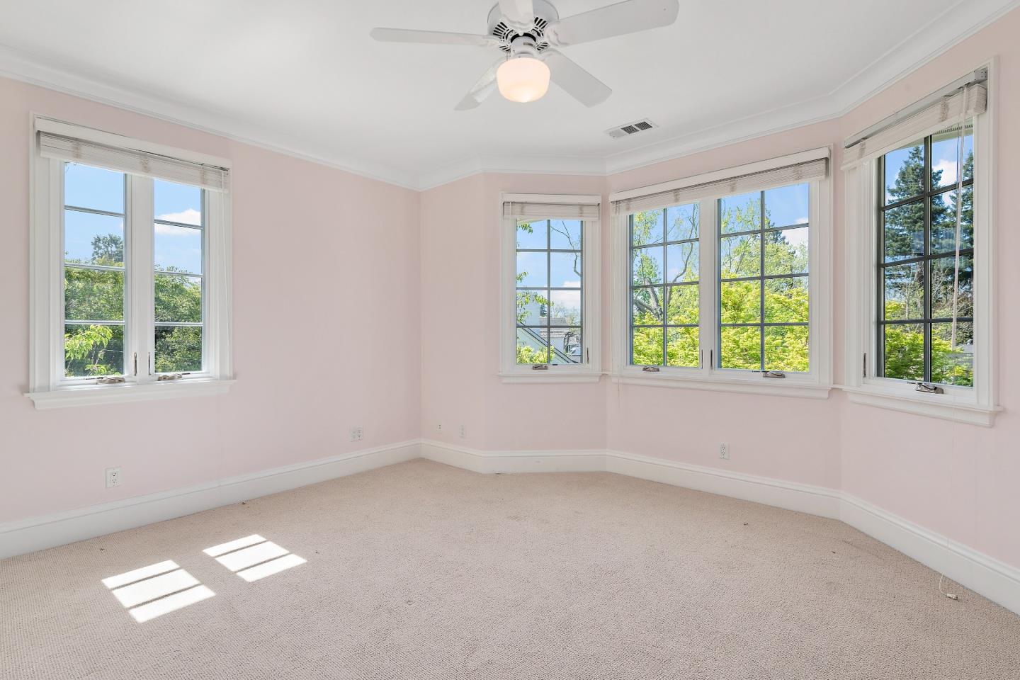 Detail Gallery Image 18 of 28 For 161 Primrose Way, Palo Alto,  CA 94303 - 5 Beds | 4/1 Baths