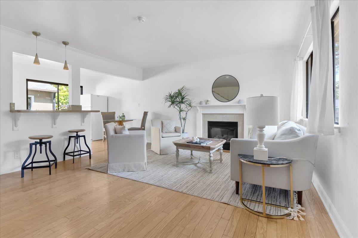 Detail Gallery Image 10 of 42 For 521 Wilkes Cir, Santa Cruz,  CA 95060 - 2 Beds | 1/1 Baths