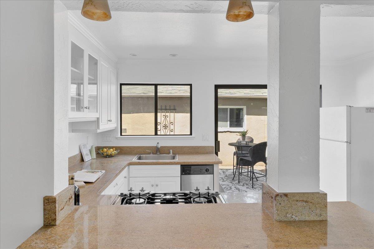 Detail Gallery Image 13 of 42 For 521 Wilkes Cir, Santa Cruz,  CA 95060 - 2 Beds | 1/1 Baths