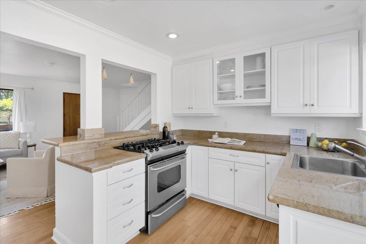 Detail Gallery Image 14 of 42 For 521 Wilkes Cir, Santa Cruz,  CA 95060 - 2 Beds | 1/1 Baths