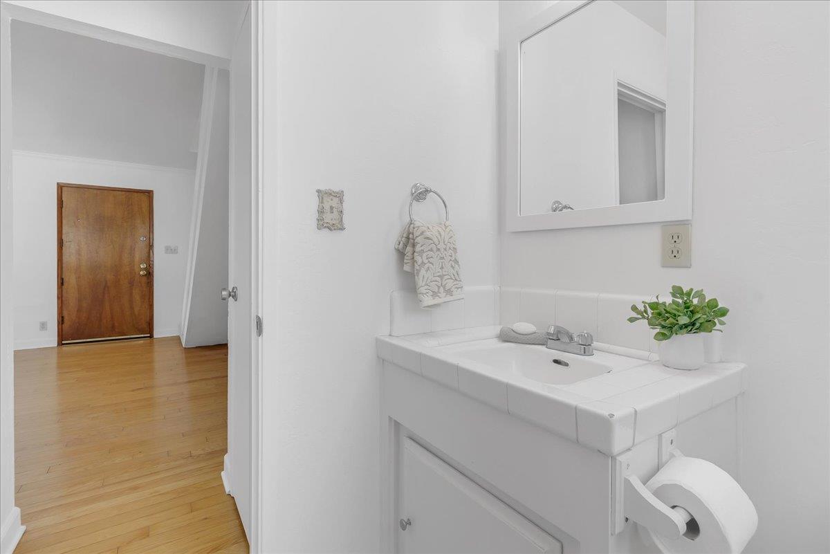 Detail Gallery Image 18 of 42 For 521 Wilkes Cir, Santa Cruz,  CA 95060 - 2 Beds | 1/1 Baths