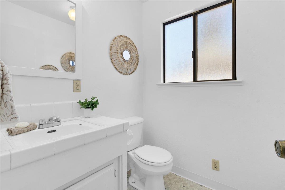 Detail Gallery Image 24 of 42 For 521 Wilkes Cir, Santa Cruz,  CA 95060 - 2 Beds | 1/1 Baths
