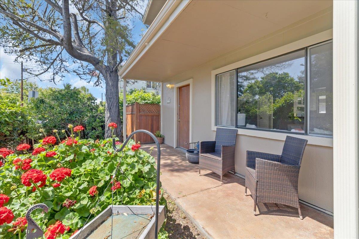 Detail Gallery Image 4 of 42 For 521 Wilkes Cir, Santa Cruz,  CA 95060 - 2 Beds | 1/1 Baths