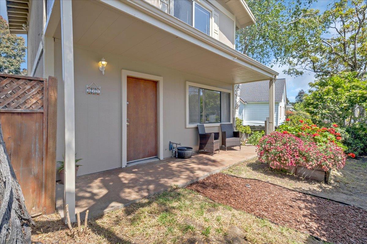 Detail Gallery Image 6 of 42 For 521 Wilkes Cir, Santa Cruz,  CA 95060 - 2 Beds | 1/1 Baths
