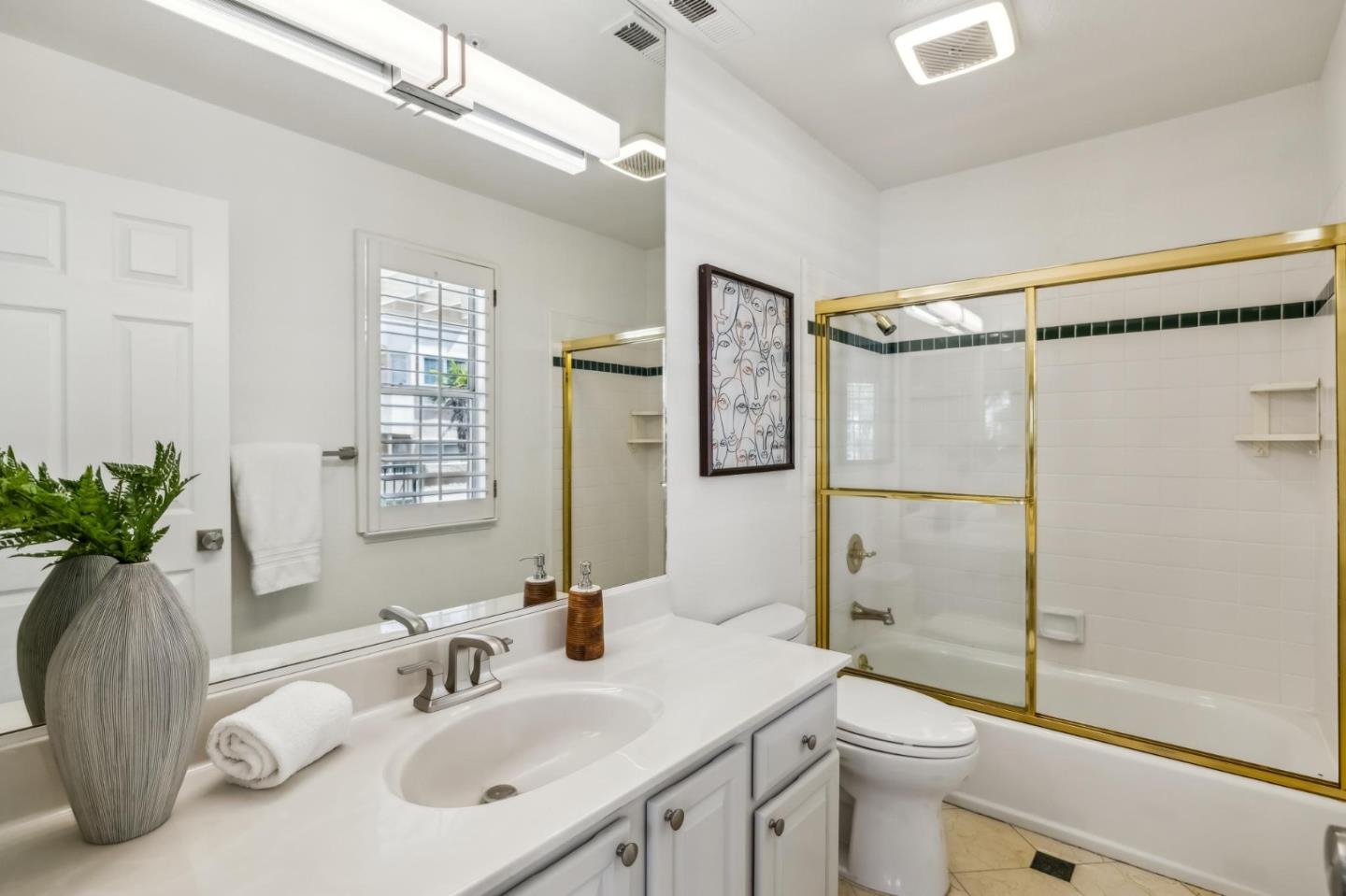 Detail Gallery Image 20 of 26 For 4173 El Camino Real #35,  Palo Alto,  CA 94306 - 3 Beds | 3/1 Baths