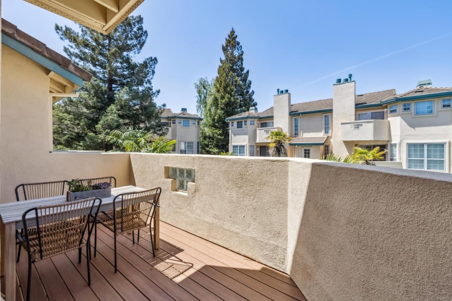 Detail Gallery Image 5 of 26 For 4173 El Camino Real #35,  Palo Alto,  CA 94306 - 3 Beds | 3/1 Baths