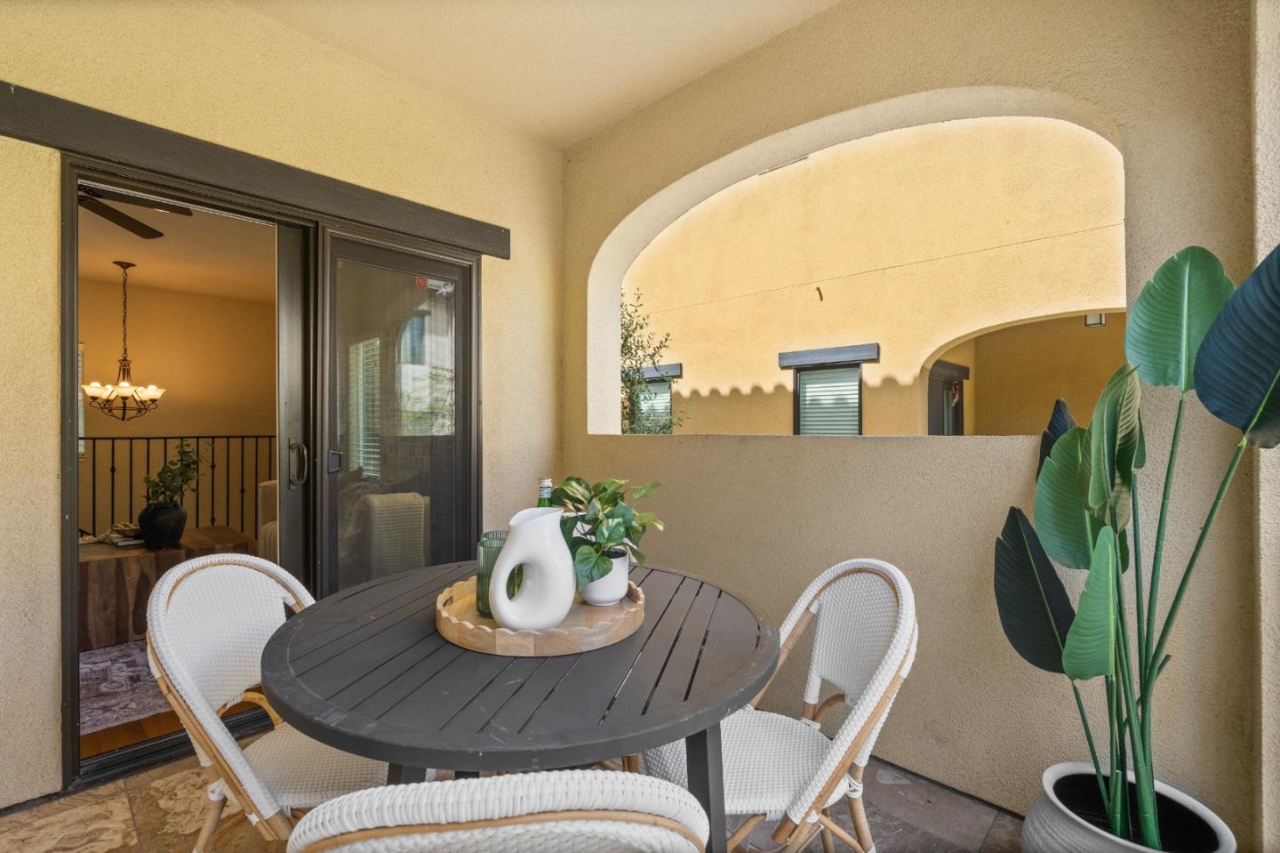 Detail Gallery Image 10 of 53 For 427 Willow Glen Way, San Jose,  CA 95125 - 3 Beds | 2/1 Baths