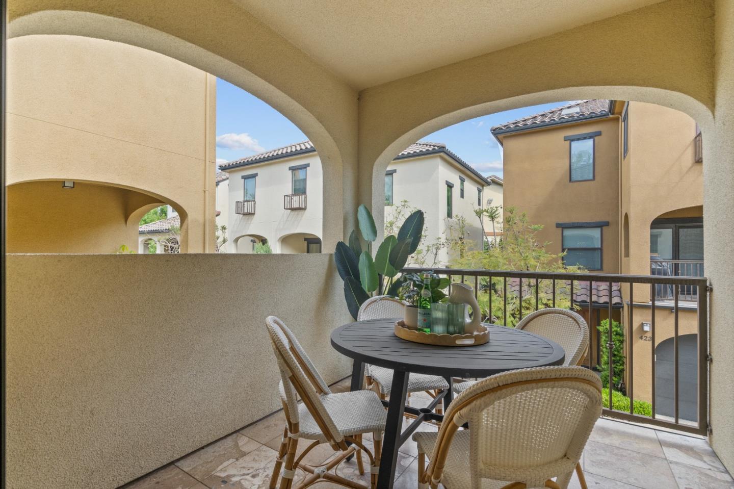 Detail Gallery Image 11 of 53 For 427 Willow Glen Way, San Jose,  CA 95125 - 3 Beds | 2/1 Baths