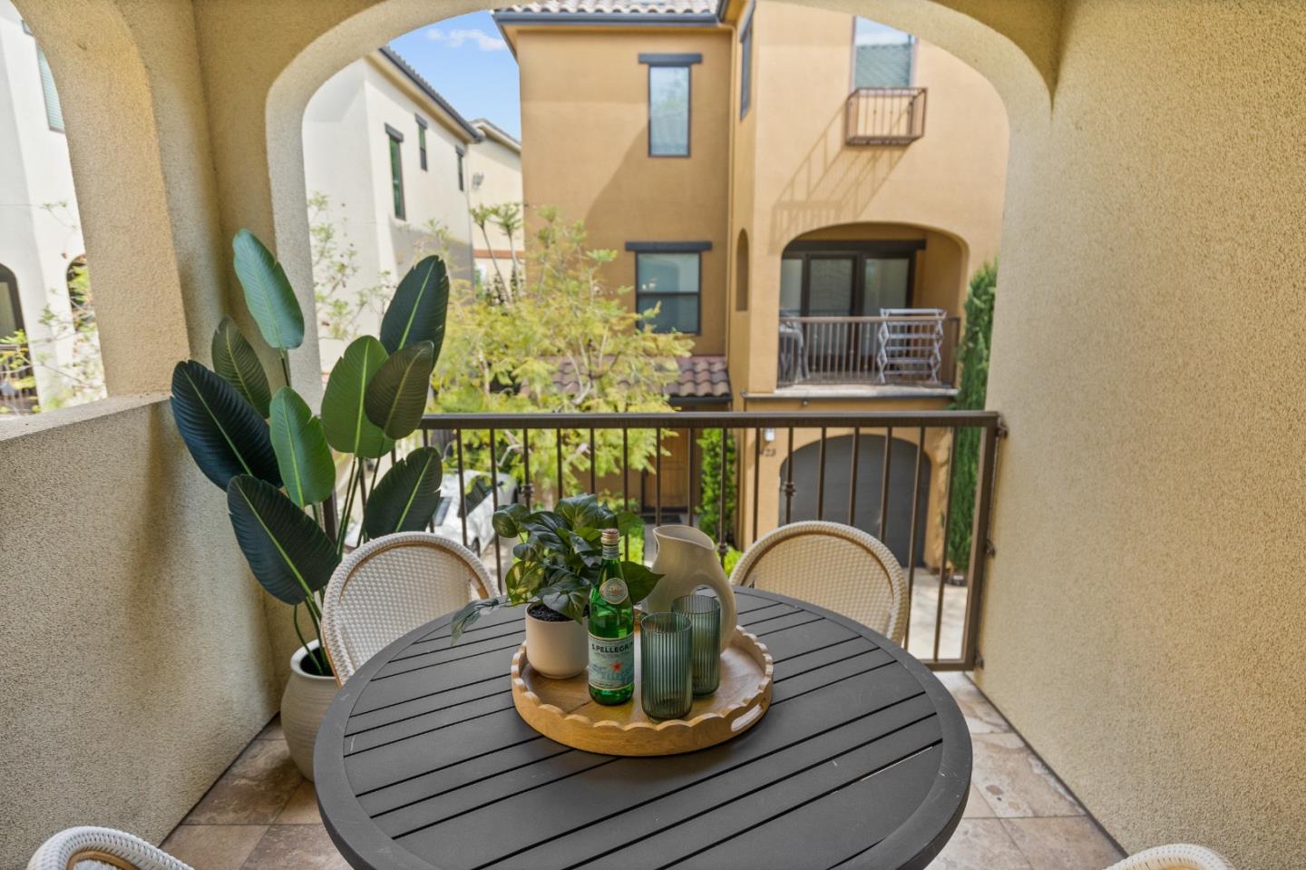 Detail Gallery Image 12 of 53 For 427 Willow Glen Way, San Jose,  CA 95125 - 3 Beds | 2/1 Baths