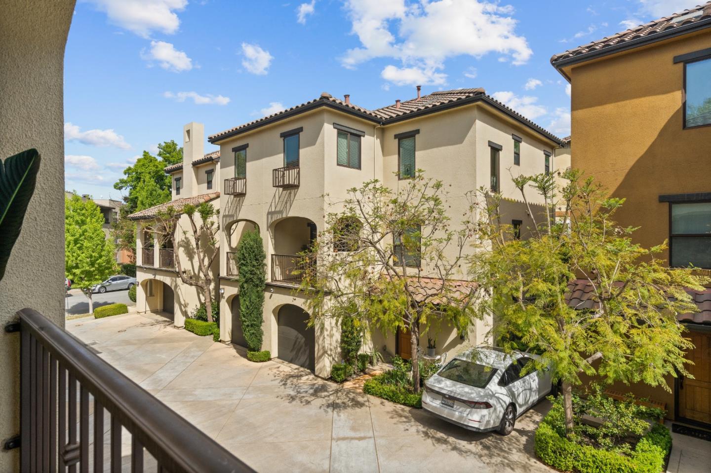 Detail Gallery Image 13 of 53 For 427 Willow Glen Way, San Jose,  CA 95125 - 3 Beds | 2/1 Baths