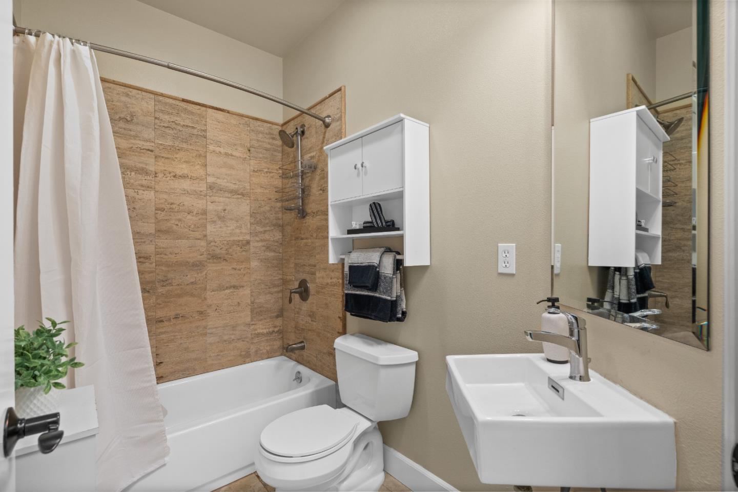 Detail Gallery Image 30 of 53 For 427 Willow Glen Way, San Jose,  CA 95125 - 3 Beds | 2/1 Baths