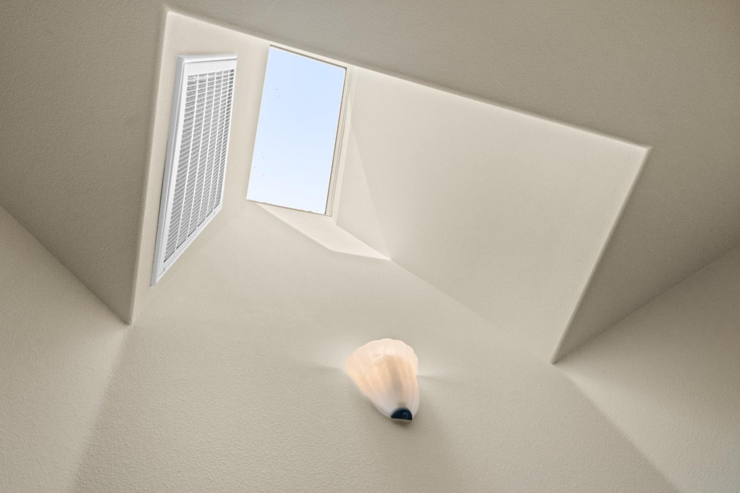 Detail Gallery Image 32 of 53 For 427 Willow Glen Way, San Jose,  CA 95125 - 3 Beds | 2/1 Baths