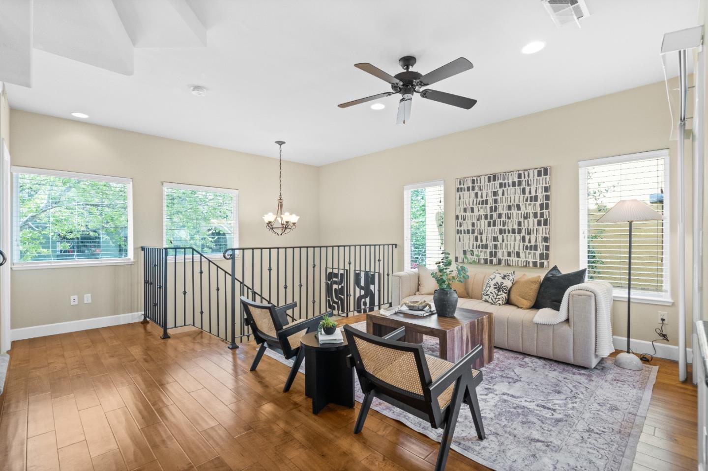 Detail Gallery Image 7 of 53 For 427 Willow Glen Way, San Jose,  CA 95125 - 3 Beds | 2/1 Baths
