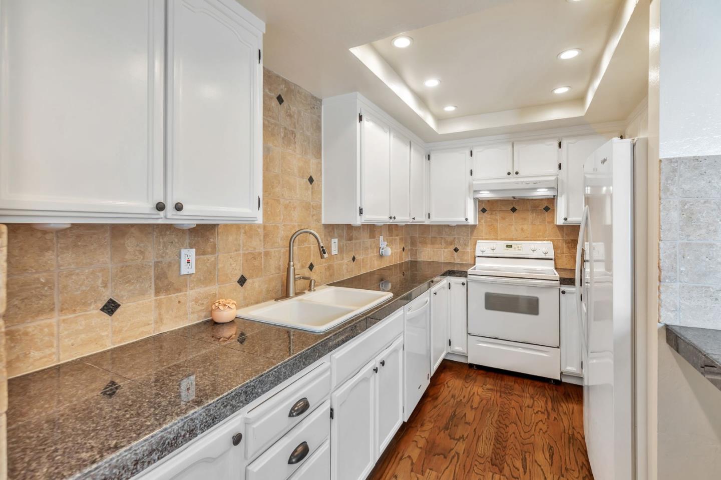 Detail Gallery Image 15 of 55 For 15173 Yosemite Way, Morgan Hill,  CA 95037 - 2 Beds | 2 Baths