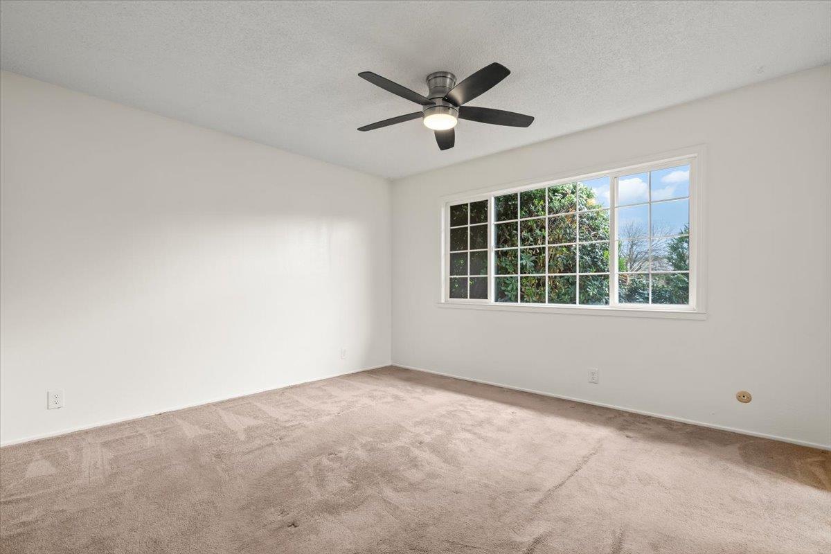 Detail Gallery Image 14 of 19 For 595 Yurok Cir, San Jose,  CA 95123 - 3 Beds | 2 Baths