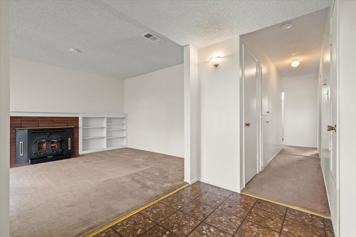 Detail Gallery Image 5 of 19 For 595 Yurok Cir, San Jose,  CA 95123 - 3 Beds | 2 Baths