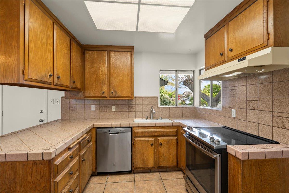 Detail Gallery Image 7 of 19 For 595 Yurok Cir, San Jose,  CA 95123 - 3 Beds | 2 Baths