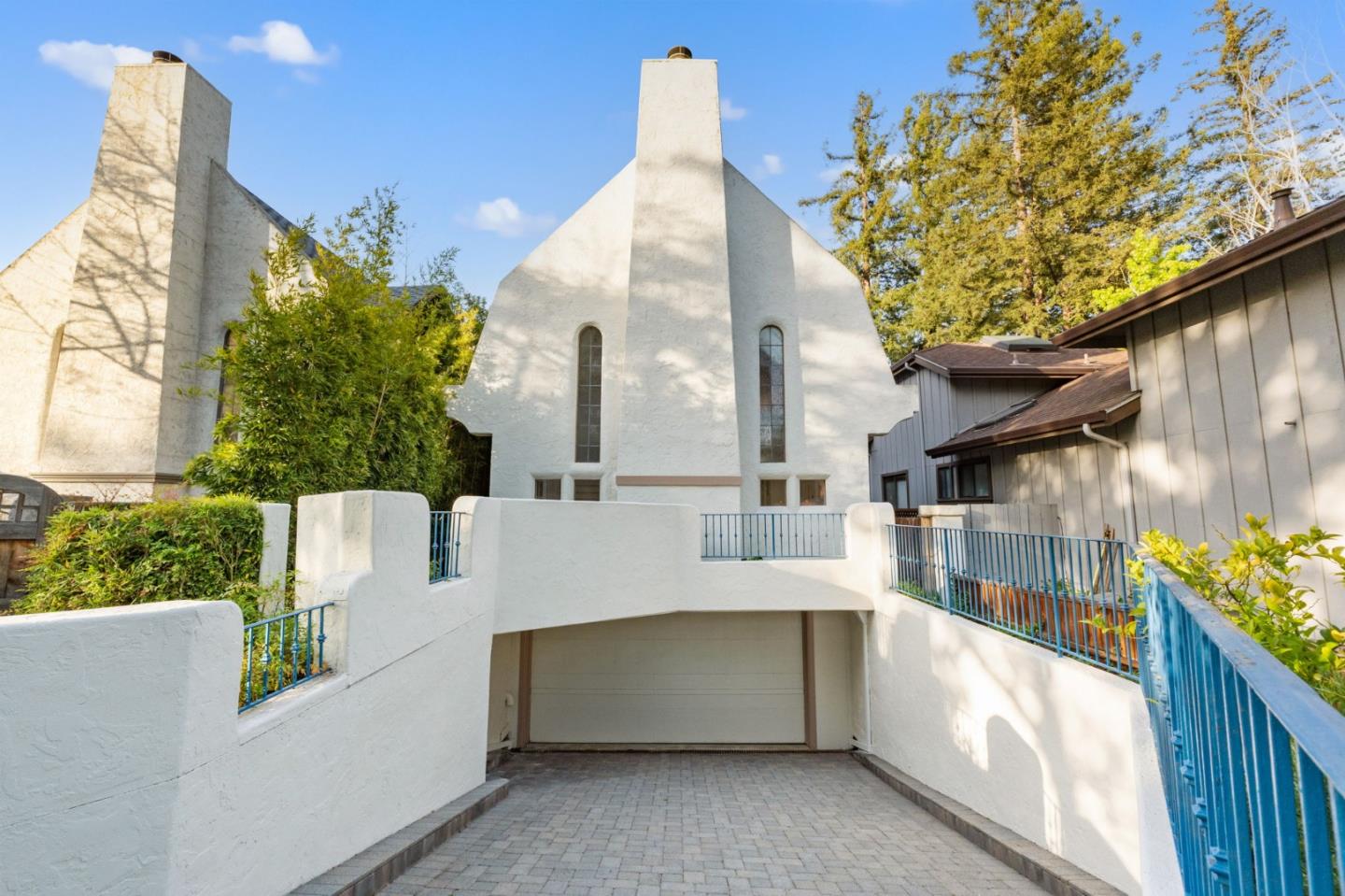 Detail Gallery Image 2 of 50 For 2095 Bowdoin St, Palo Alto,  CA 94306 - 2 Beds | 2 Baths