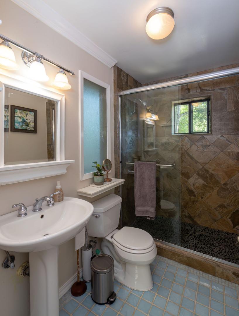Detail Gallery Image 12 of 41 For 646 Blue Ridge Dr, Boulder Creek,  CA 95006 - 3 Beds | 2 Baths