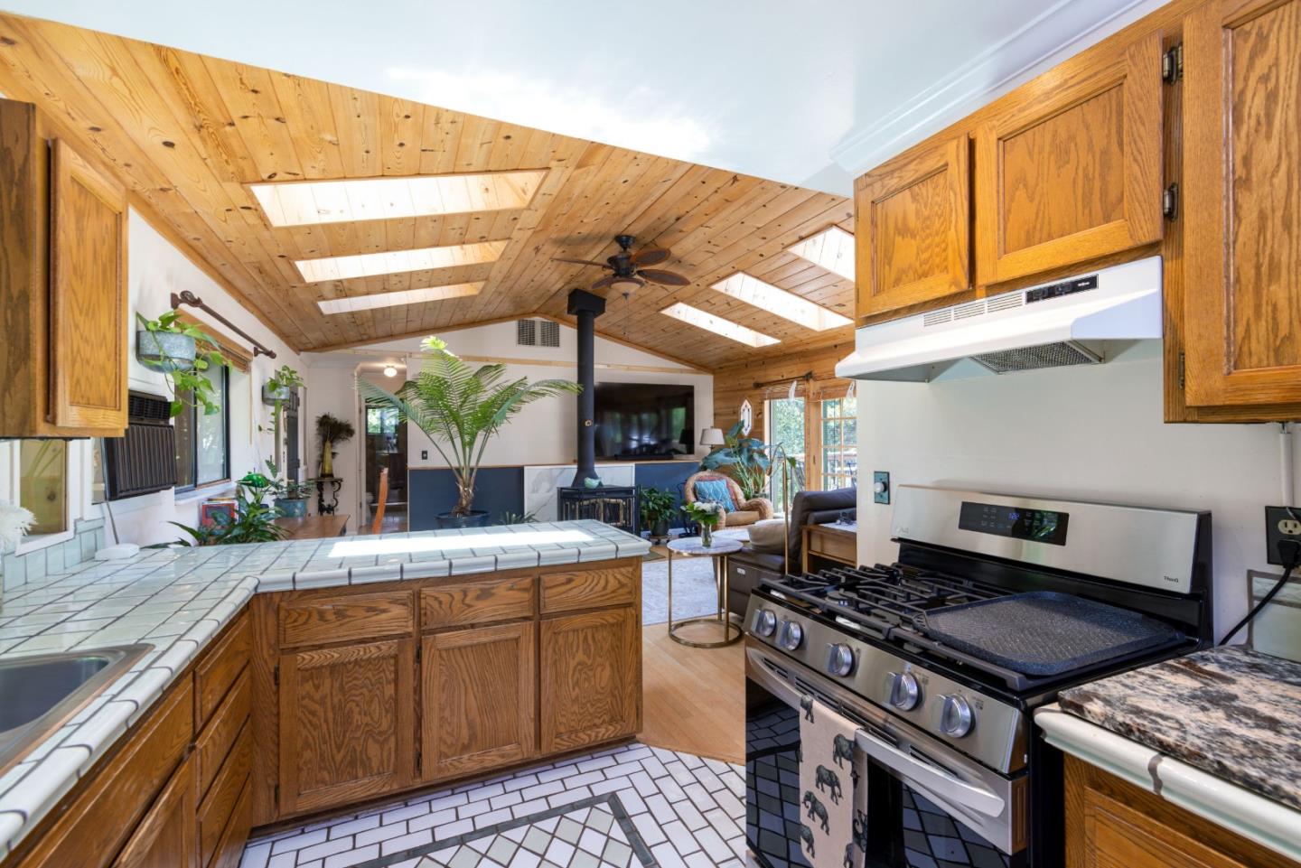Detail Gallery Image 7 of 41 For 646 Blue Ridge Dr, Boulder Creek,  CA 95006 - 3 Beds | 2 Baths