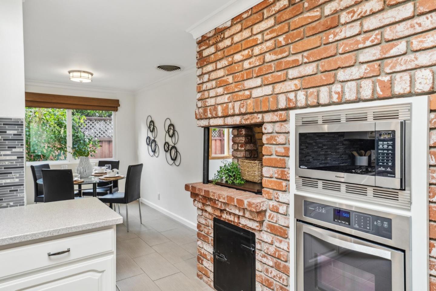 Detail Gallery Image 12 of 31 For 2290 Westmoreland Dr, San Jose,  CA 95124 - 4 Beds | 2/1 Baths