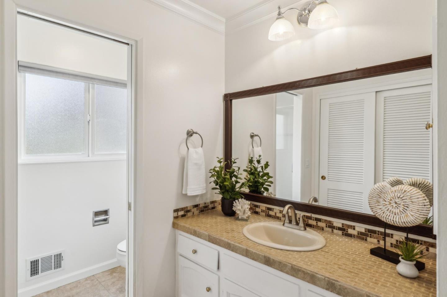 Detail Gallery Image 19 of 31 For 2290 Westmoreland Dr, San Jose,  CA 95124 - 4 Beds | 2/1 Baths