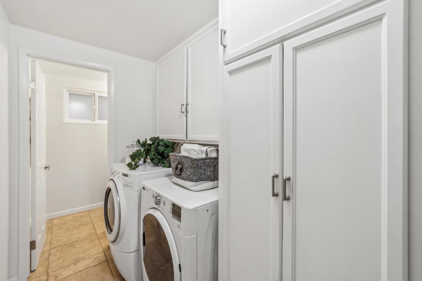 Detail Gallery Image 23 of 31 For 2290 Westmoreland Dr, San Jose,  CA 95124 - 4 Beds | 2/1 Baths