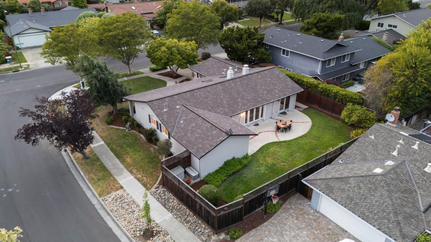 Detail Gallery Image 28 of 31 For 2290 Westmoreland Dr, San Jose,  CA 95124 - 4 Beds | 2/1 Baths