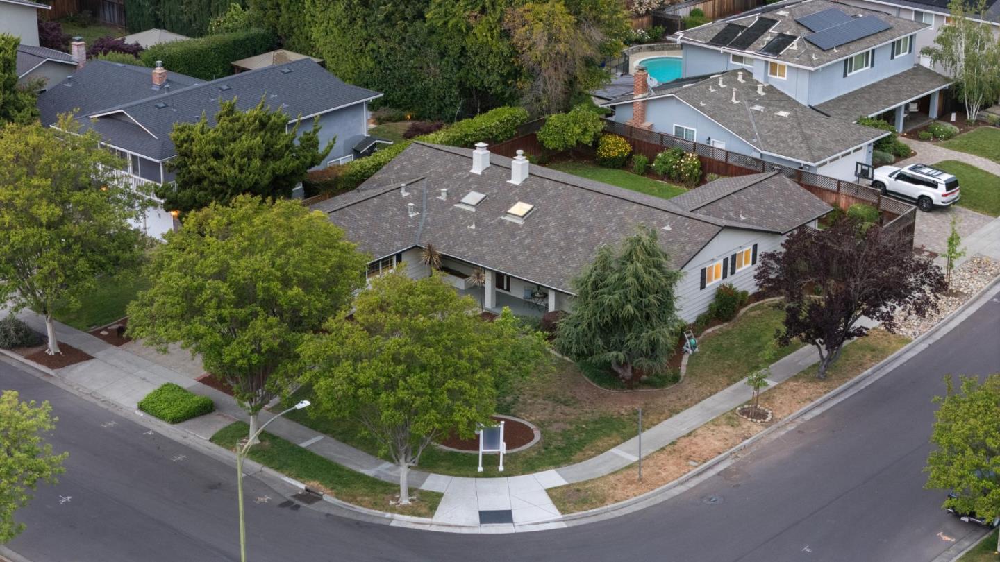 Detail Gallery Image 30 of 31 For 2290 Westmoreland Dr, San Jose,  CA 95124 - 4 Beds | 2/1 Baths