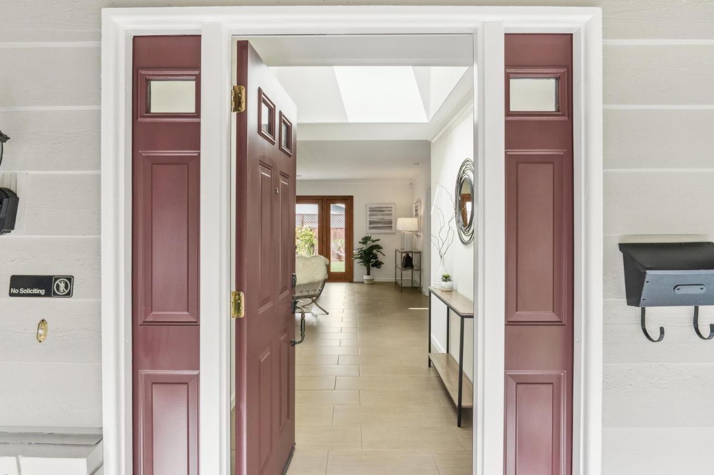 Detail Gallery Image 4 of 31 For 2290 Westmoreland Dr, San Jose,  CA 95124 - 4 Beds | 2/1 Baths