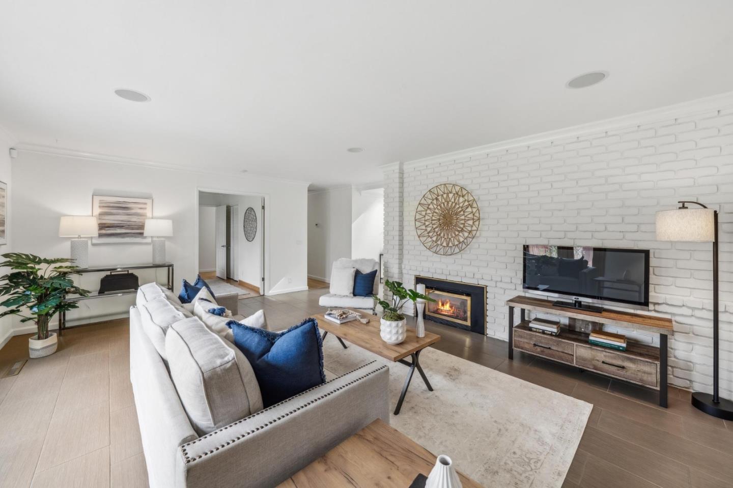 Detail Gallery Image 7 of 31 For 2290 Westmoreland Dr, San Jose,  CA 95124 - 4 Beds | 2/1 Baths
