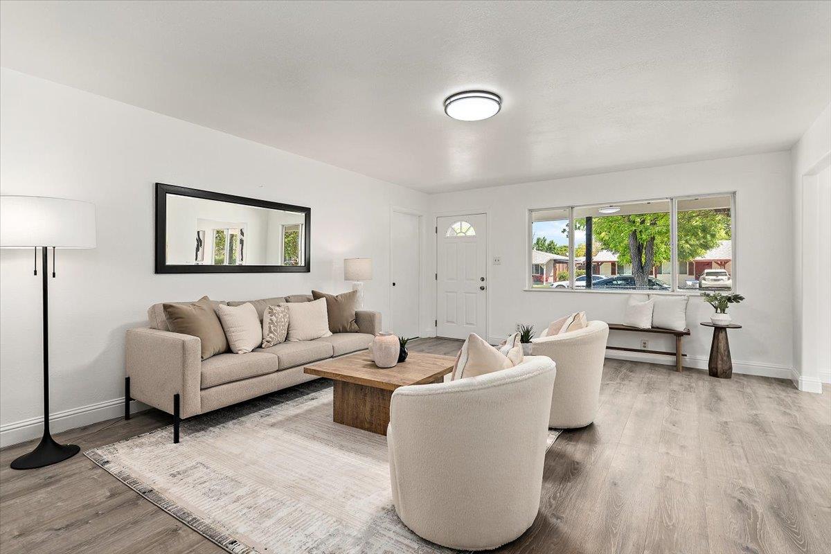 Detail Gallery Image 2 of 16 For 3081 Manda Dr, San Jose,  CA 95124 - 3 Beds | 2 Baths