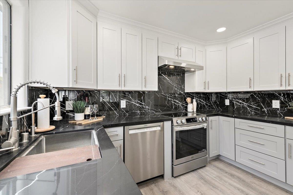 Detail Gallery Image 8 of 16 For 3081 Manda Dr, San Jose,  CA 95124 - 3 Beds | 2 Baths