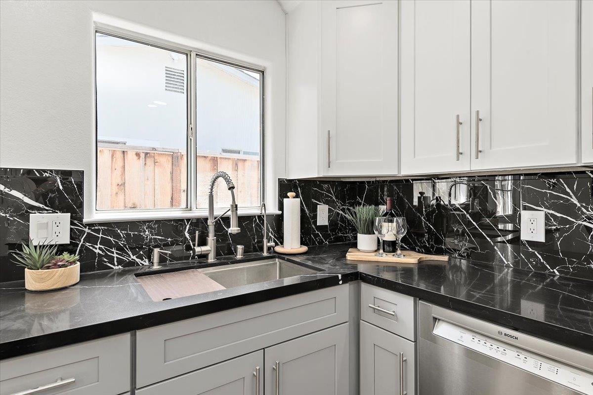 Detail Gallery Image 9 of 16 For 3081 Manda Dr, San Jose,  CA 95124 - 3 Beds | 2 Baths